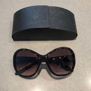 LAST CHANCE ❤️‍🔥 PRADA SUNGLASSES ❤️‍🔥